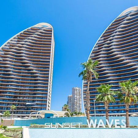 בנידורם Sunset Waves Deluxe Apartments Poniente Beach Resort מראה חיצוני תמונה