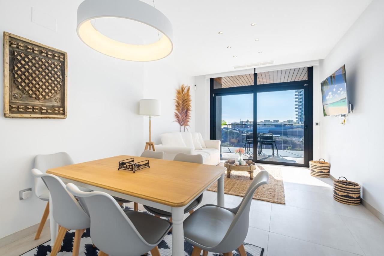 בנידורם Sunset Waves Deluxe Apartments Poniente Beach Resort מראה חיצוני תמונה