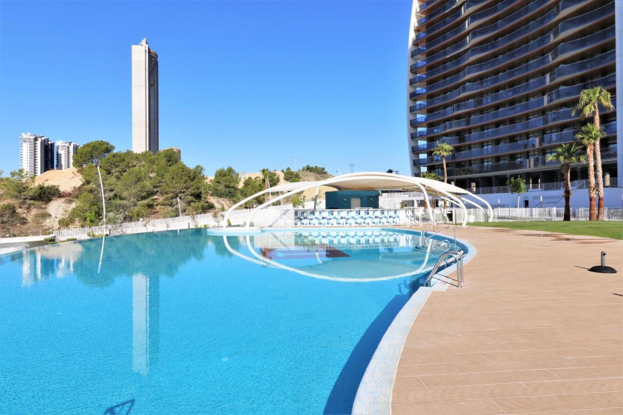 בנידורם Sunset Waves Deluxe Apartments Poniente Beach Resort מראה חיצוני תמונה