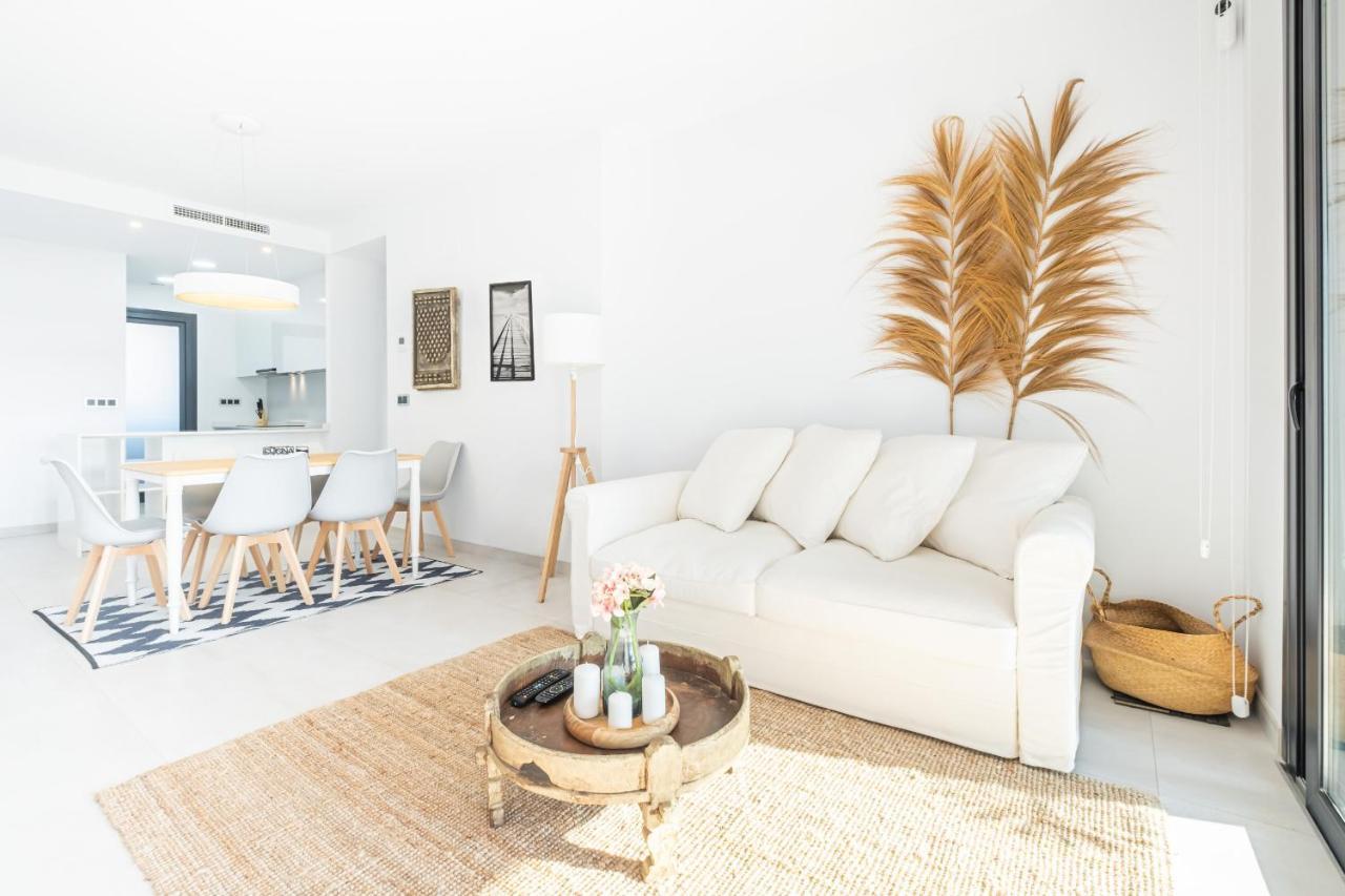 בנידורם Sunset Waves Deluxe Apartments Poniente Beach Resort מראה חיצוני תמונה