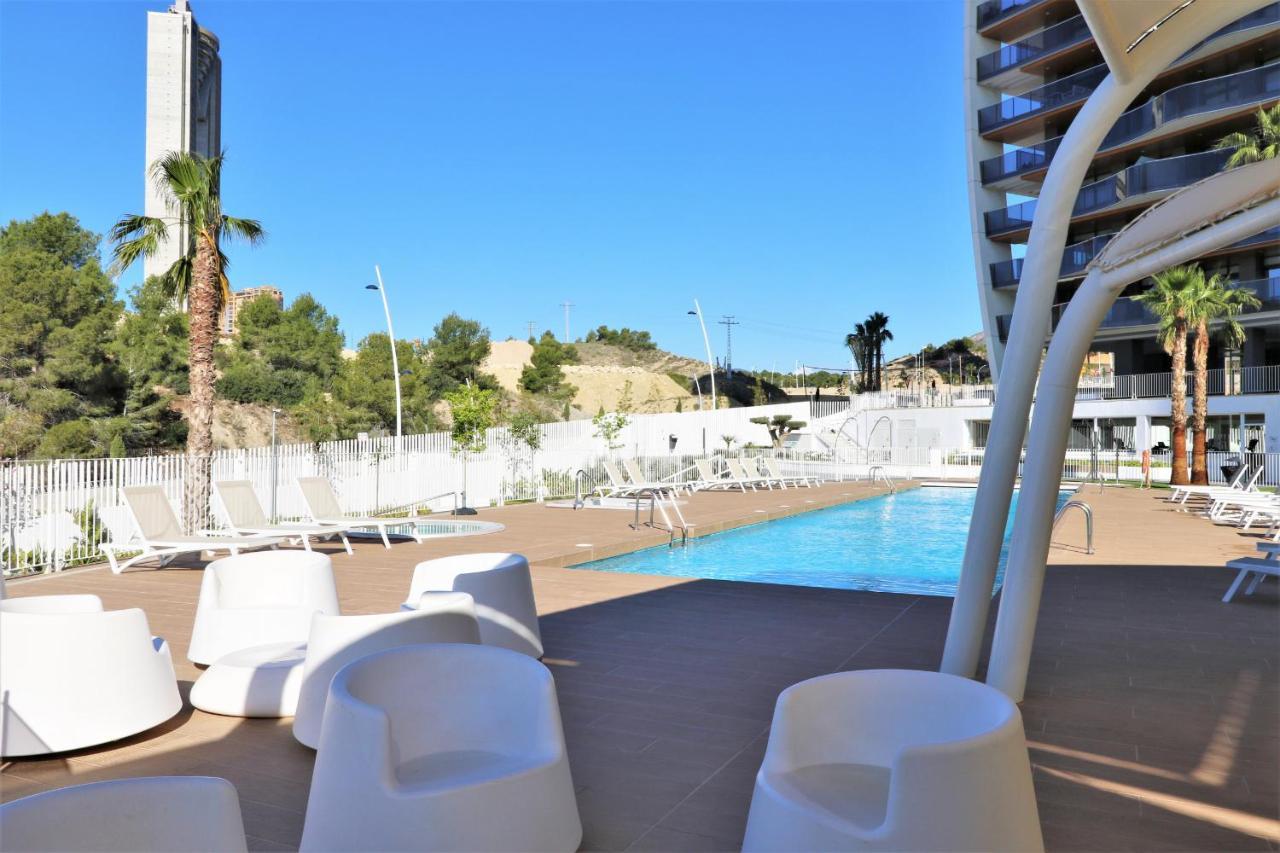 בנידורם Sunset Waves Deluxe Apartments Poniente Beach Resort מראה חיצוני תמונה