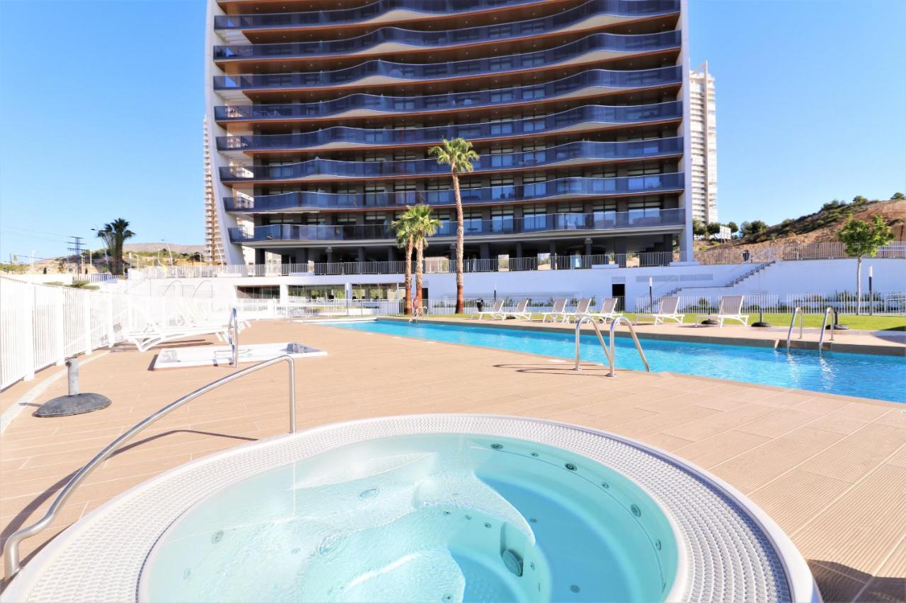 בנידורם Sunset Waves Deluxe Apartments Poniente Beach Resort מראה חיצוני תמונה