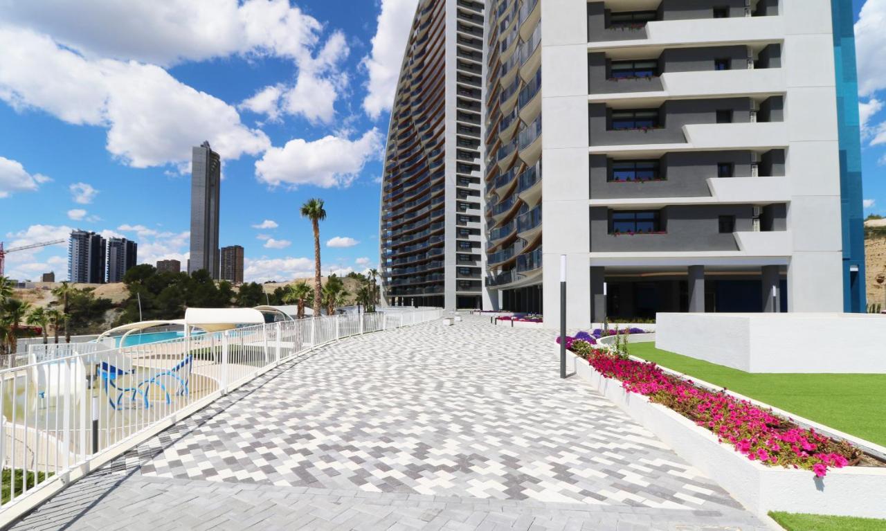 בנידורם Sunset Waves Deluxe Apartments Poniente Beach Resort מראה חיצוני תמונה