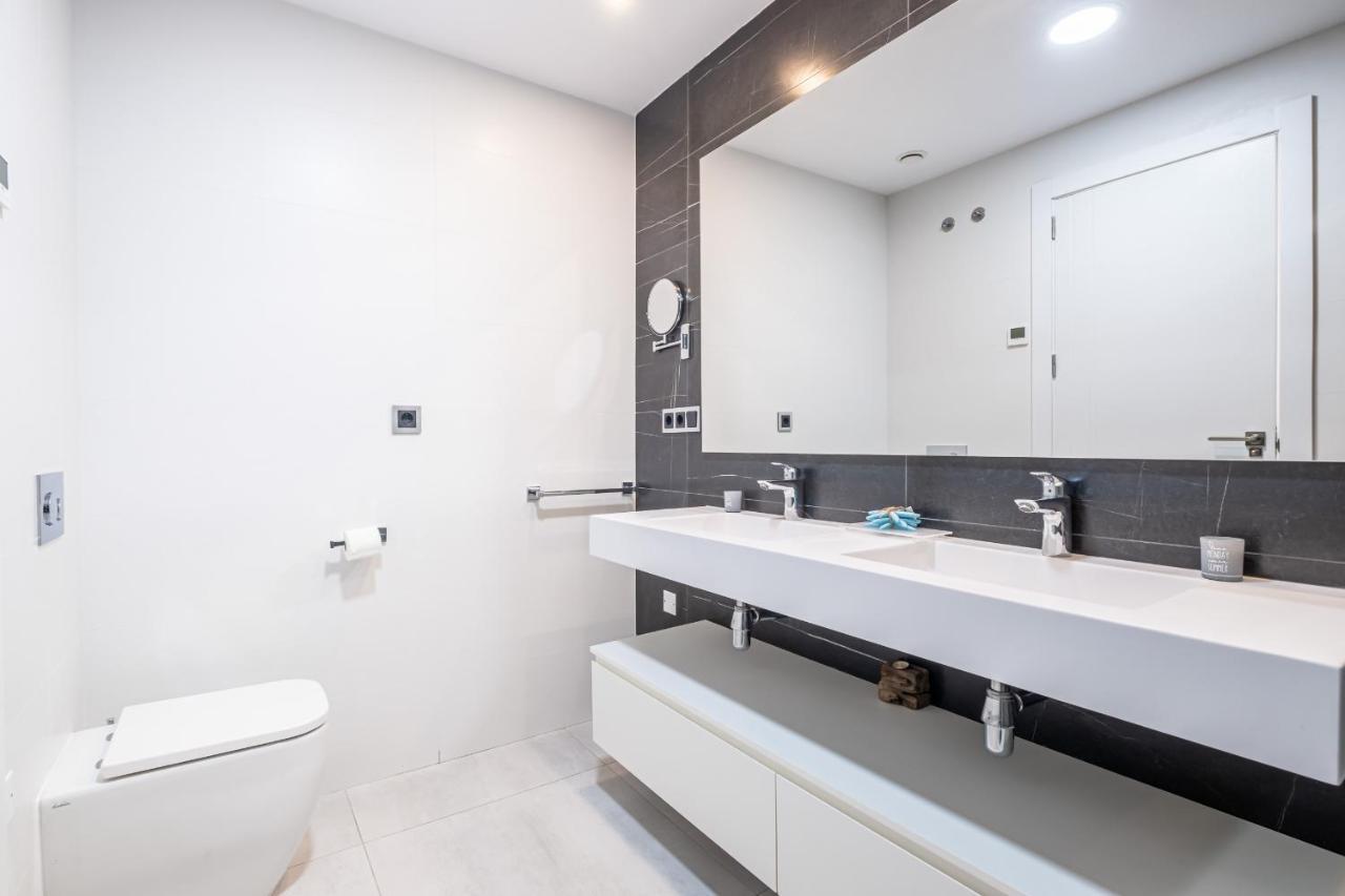 בנידורם Sunset Waves Deluxe Apartments Poniente Beach Resort מראה חיצוני תמונה