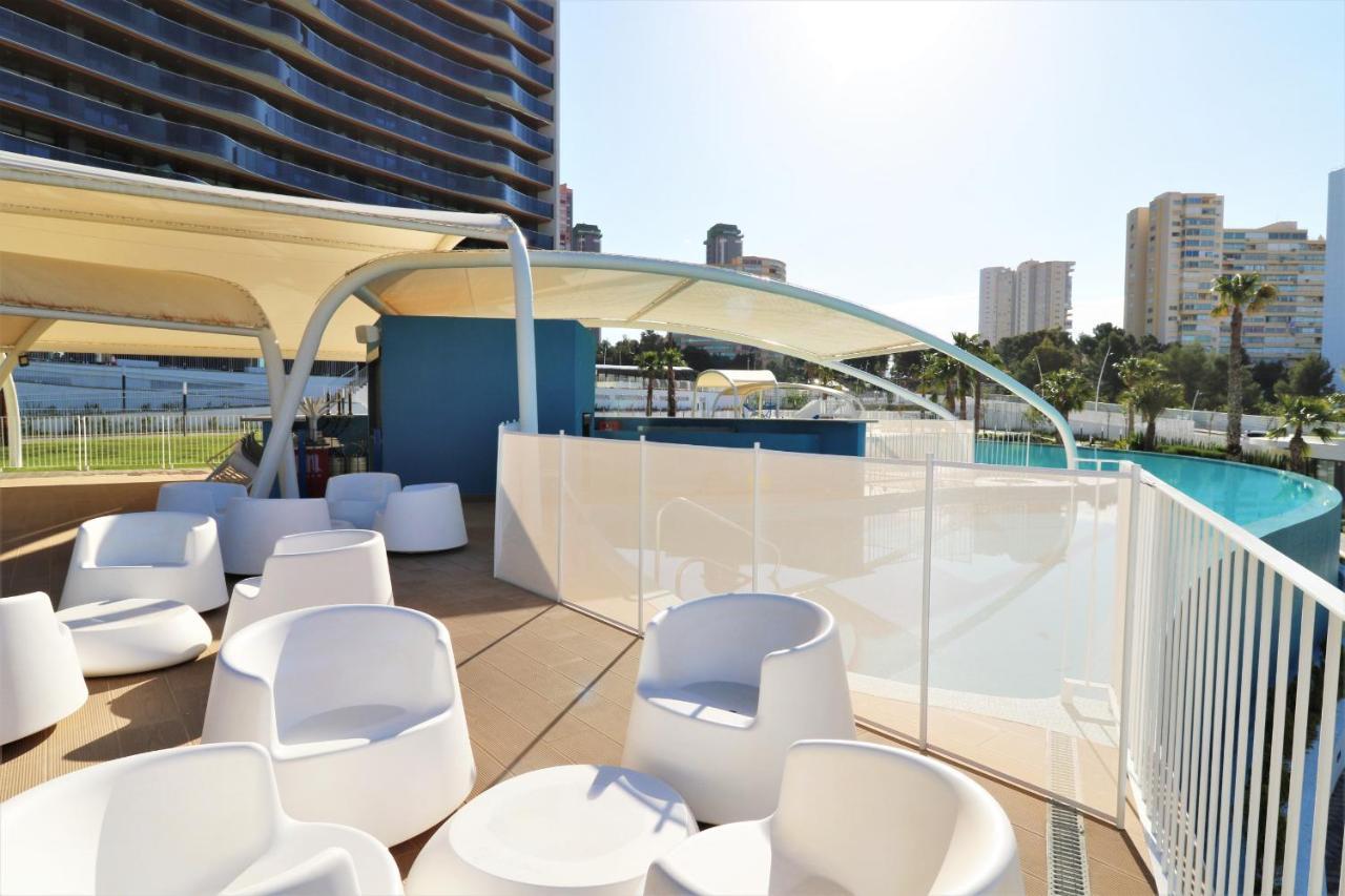 בנידורם Sunset Waves Deluxe Apartments Poniente Beach Resort מראה חיצוני תמונה