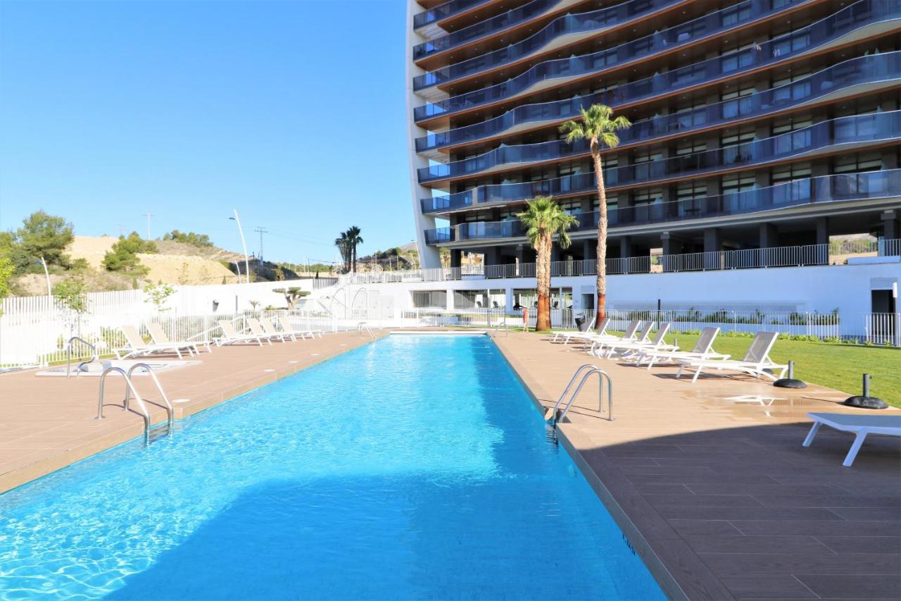 בנידורם Sunset Waves Deluxe Apartments Poniente Beach Resort מראה חיצוני תמונה
