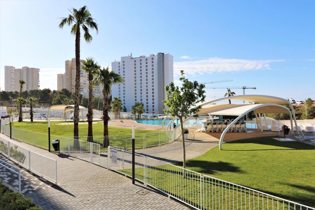 בנידורם Sunset Waves Deluxe Apartments Poniente Beach Resort מראה חיצוני תמונה