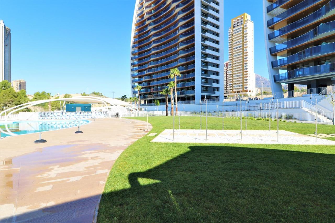 בנידורם Sunset Waves Deluxe Apartments Poniente Beach Resort מראה חיצוני תמונה