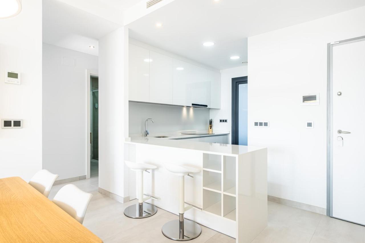 בנידורם Sunset Waves Deluxe Apartments Poniente Beach Resort מראה חיצוני תמונה