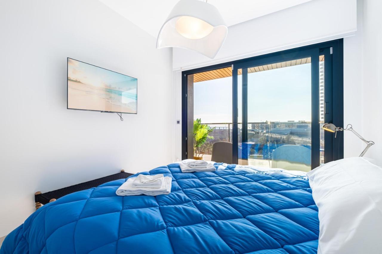 בנידורם Sunset Waves Deluxe Apartments Poniente Beach Resort מראה חיצוני תמונה
