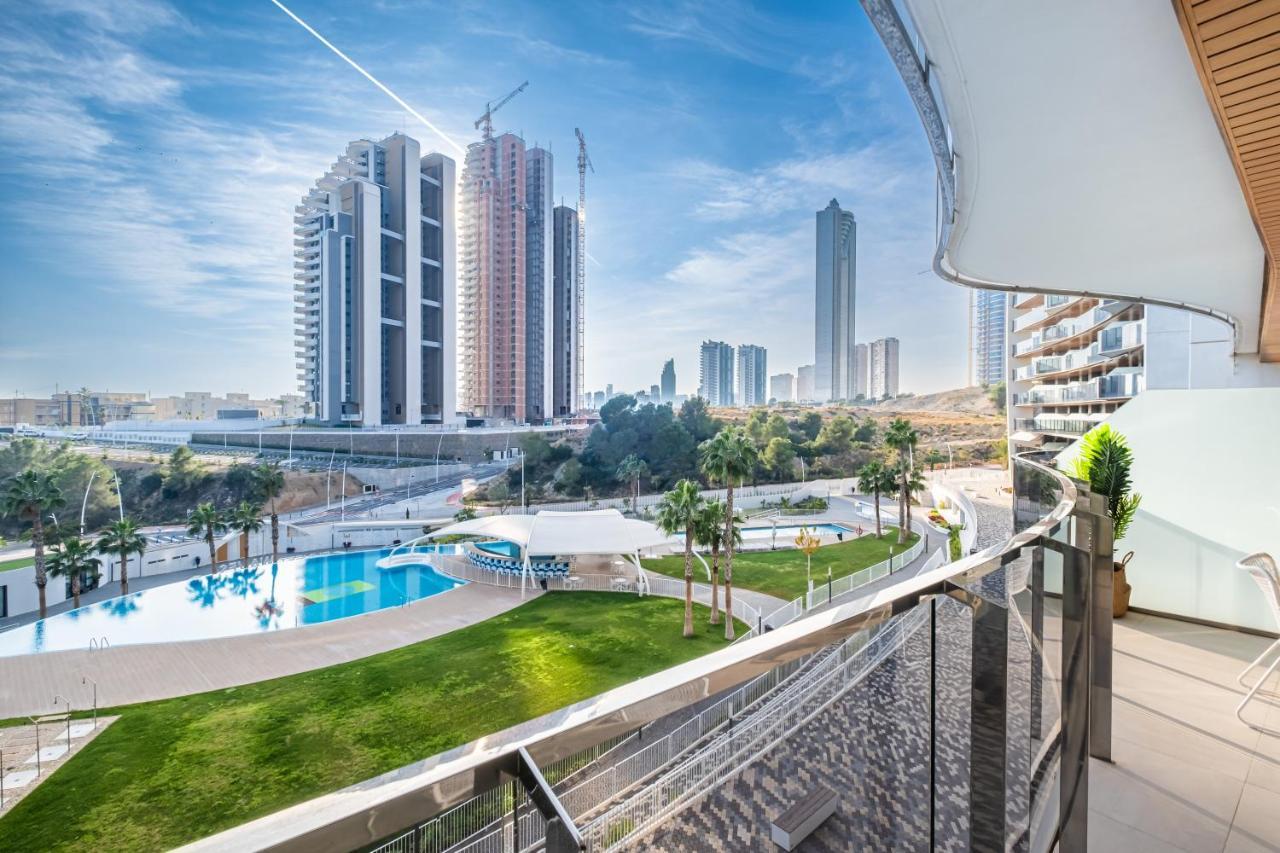 בנידורם Sunset Waves Deluxe Apartments Poniente Beach Resort מראה חיצוני תמונה