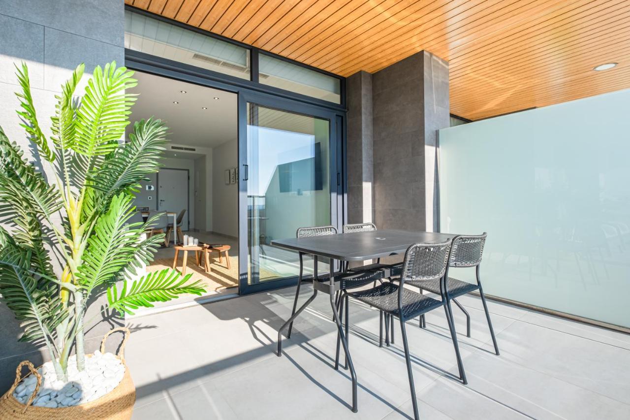 בנידורם Sunset Waves Deluxe Apartments Poniente Beach Resort מראה חיצוני תמונה